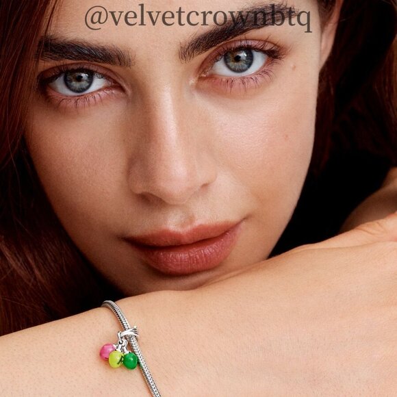 Pandora Stranger Things Glow-in-the-dark Run Dangle Charm - Picture 2 of 2